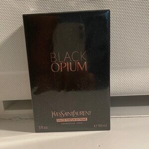 Yves Saint Laurent Black Opium Eau de Parfum Extreme - Black & Rose Gold Box